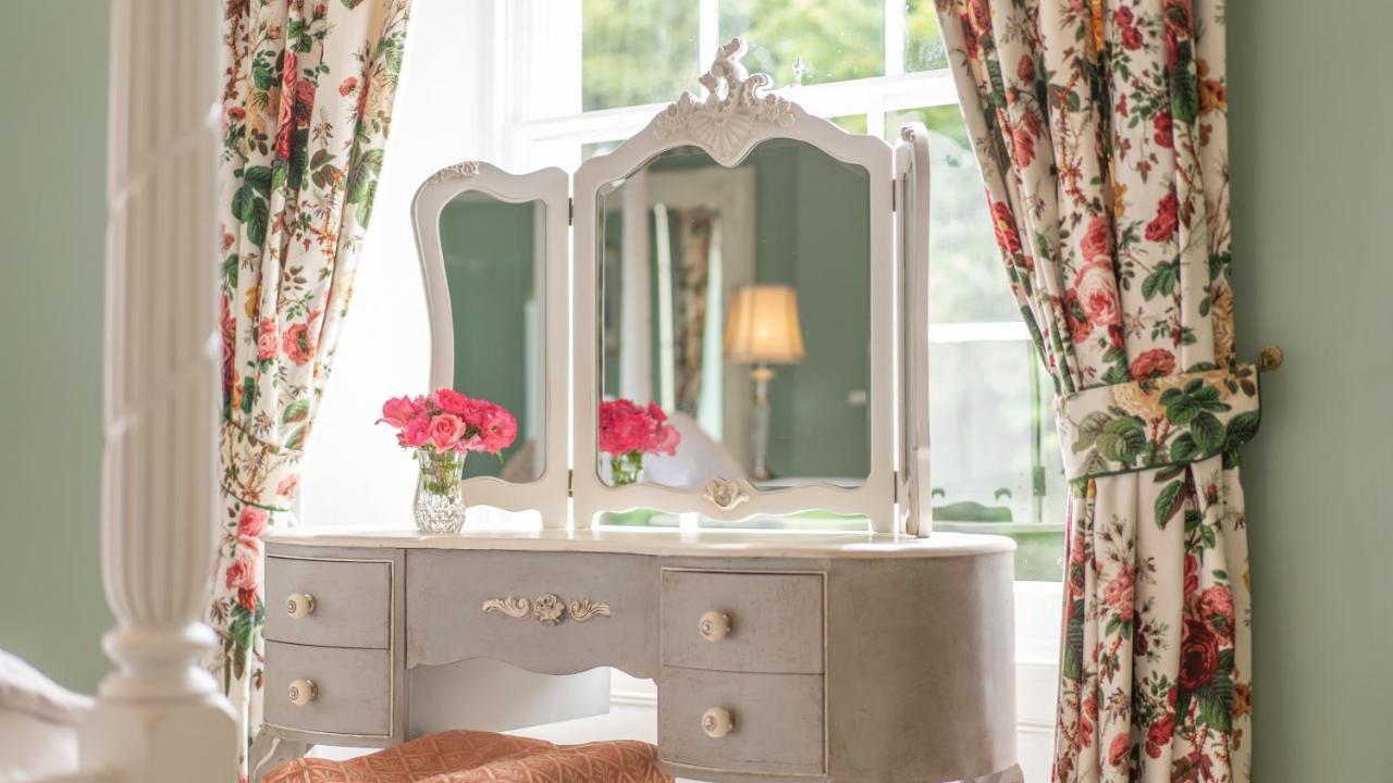Pantybeiliau House Bed & Breakfast