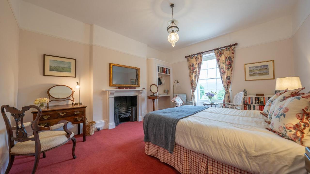 Pantybeiliau House Bed & Breakfast Gilwern