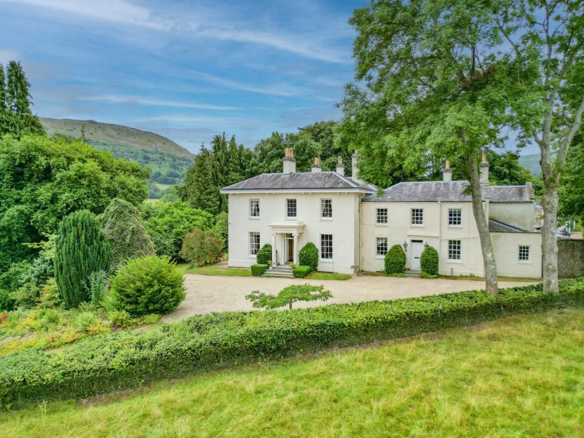 Bed & Breakfast Pantybeiliau House Gilwern
