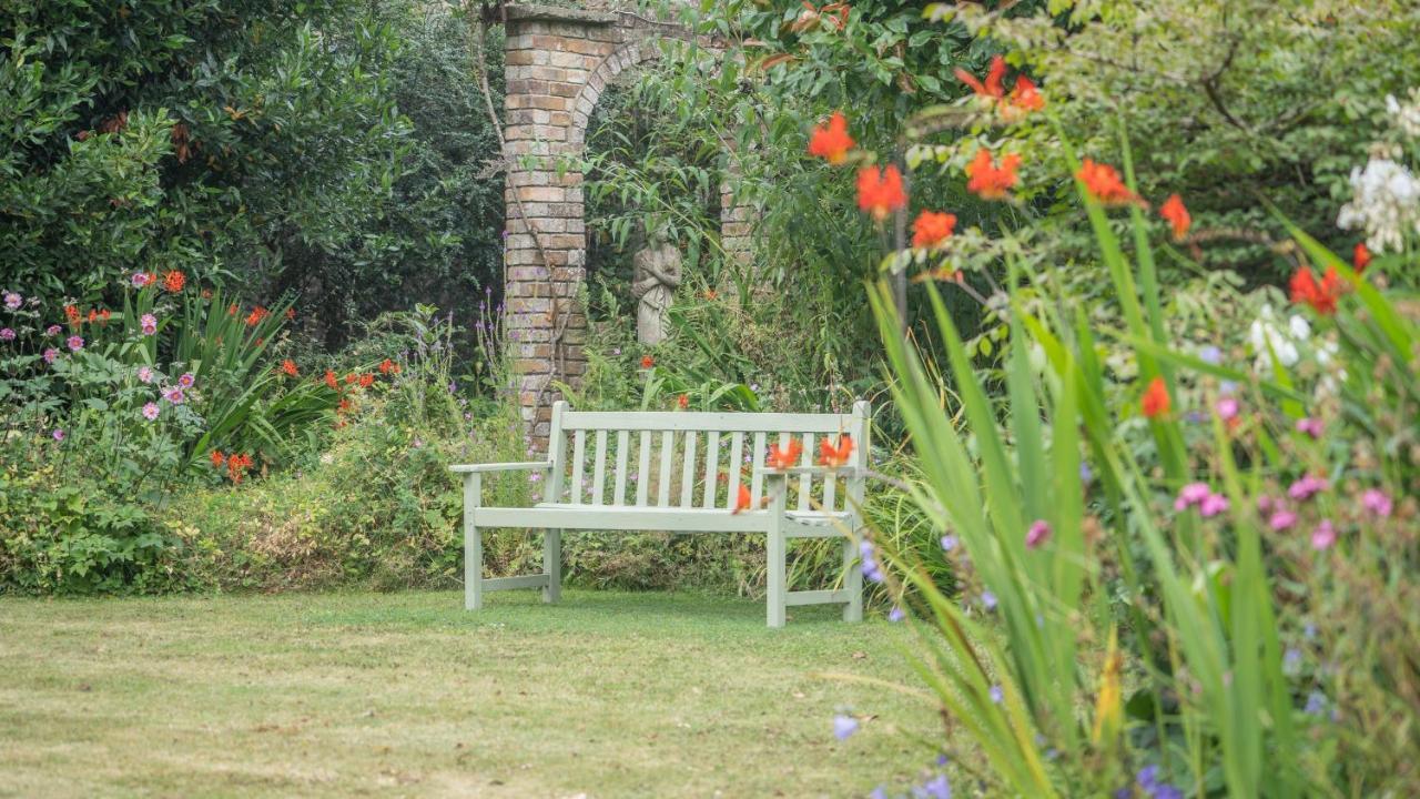 Bed & Breakfast Pantybeiliau House
